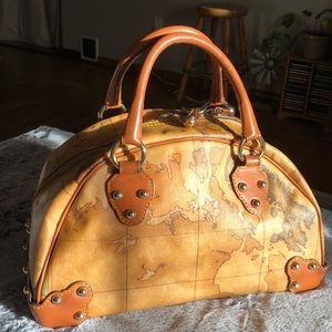 Designer Alviero Martini leather bag / dust cover